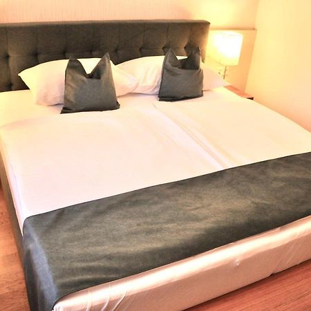 Home Sweet Apartments - A Cozy Welcome Виена Екстериор снимка